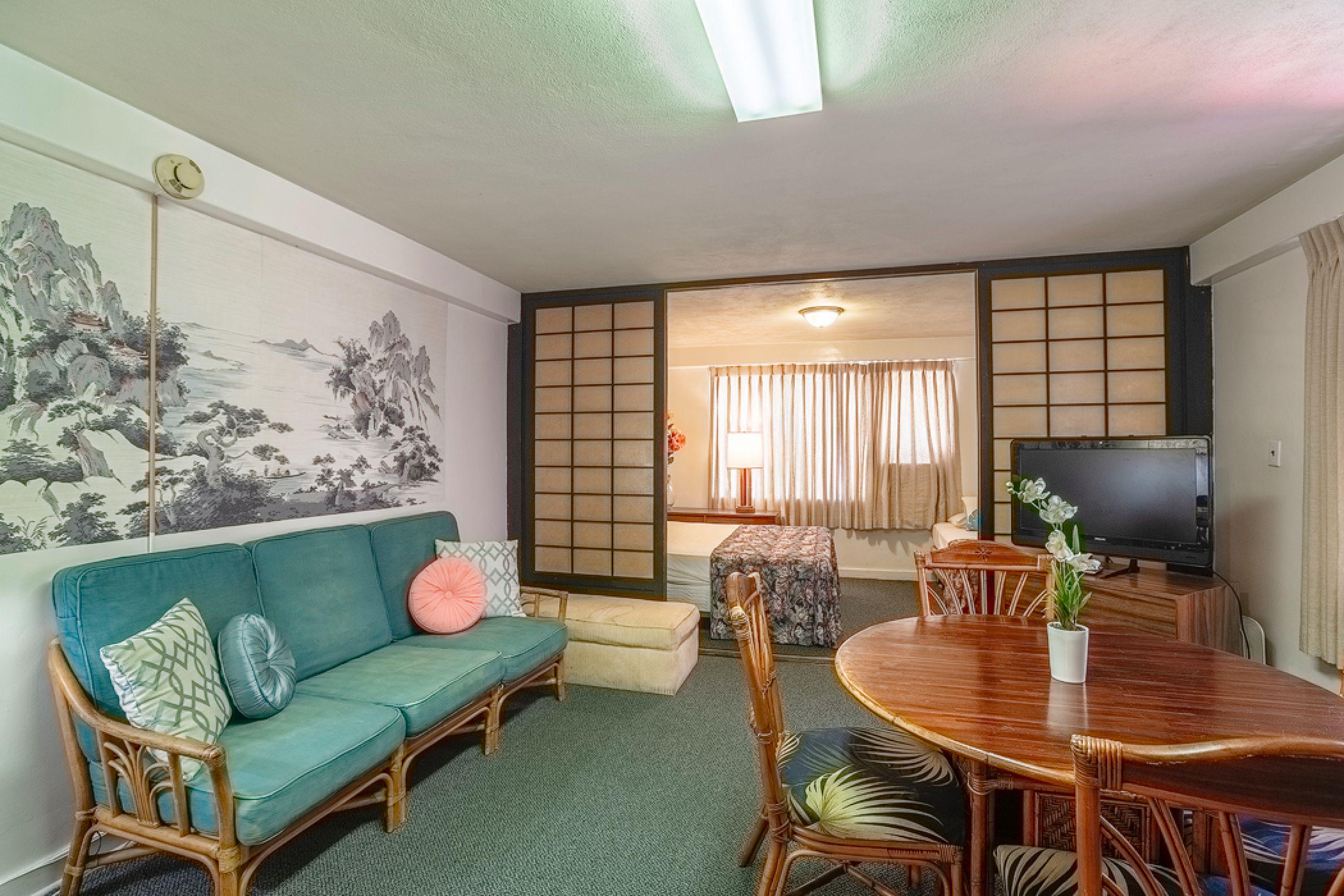 Royal Grove Waikiki Hotel 2*