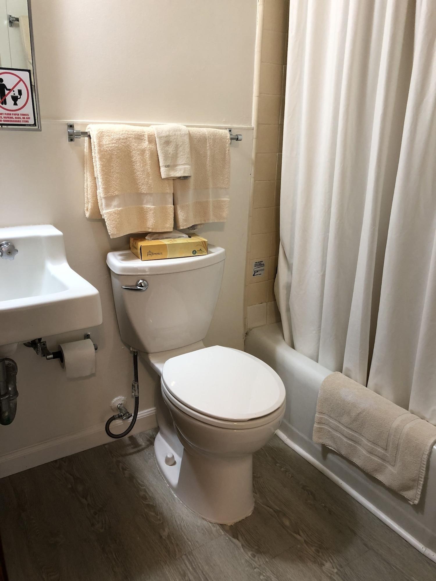 Royal Grove Waikiki 2*